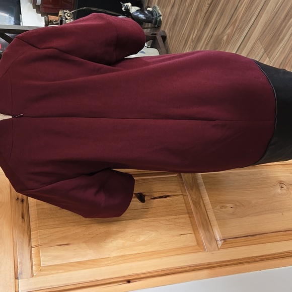 Banana Republic Burgundy And Faux Leather Shift Dress Pockets Womens Size 8 - Picture 8 of 9